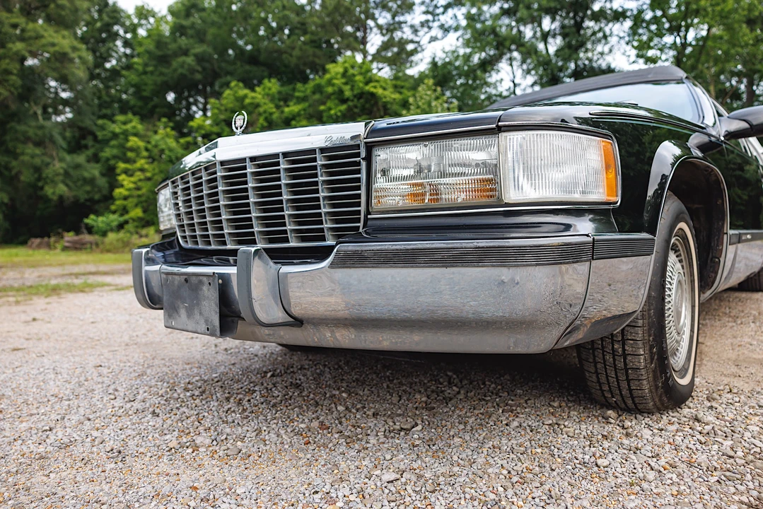 1996 Cadillac Fleetwood - Image 25 of 31