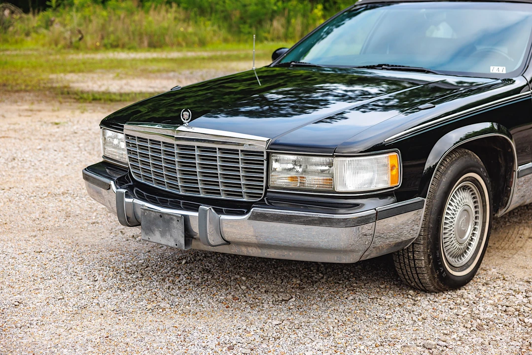 1996 Cadillac Fleetwood - Image 15 of 31