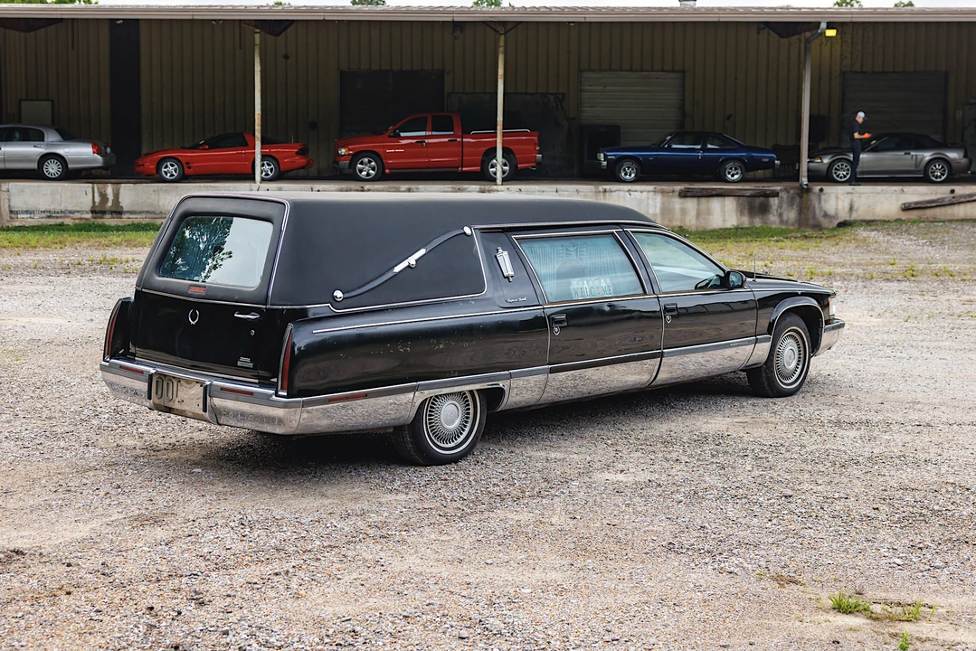1996 Cadillac Fleetwood - Image 10 of 31