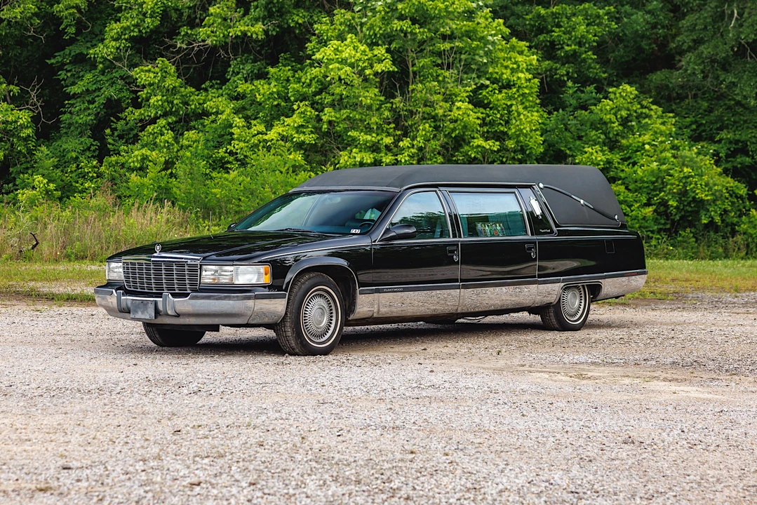 1996 Cadillac Fleetwood - Image 3 of 31