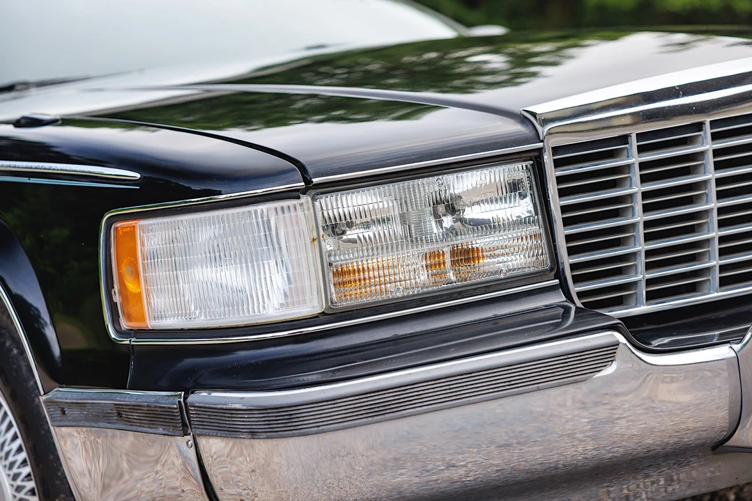 1996 Cadillac Fleetwood - Image 17 of 31