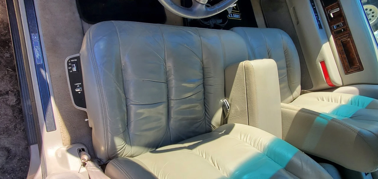 1996 Cadillac Fleetwood - Image 18 of 31
