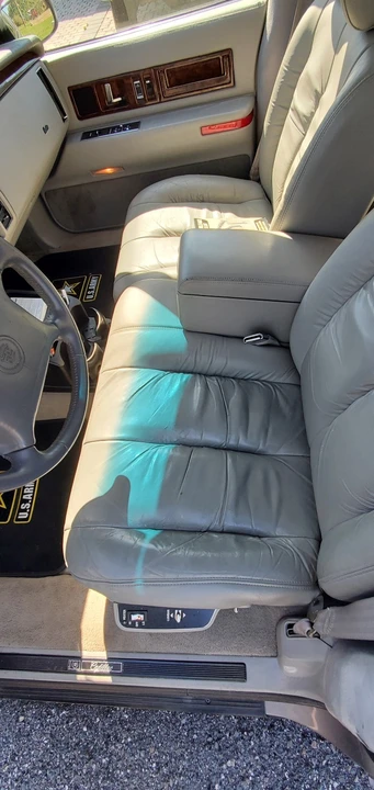 1996 Cadillac Fleetwood - Image 22 of 31