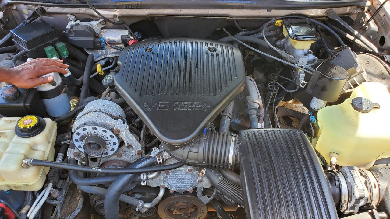 1996 Cadillac Fleetwood - Image 28 of 31