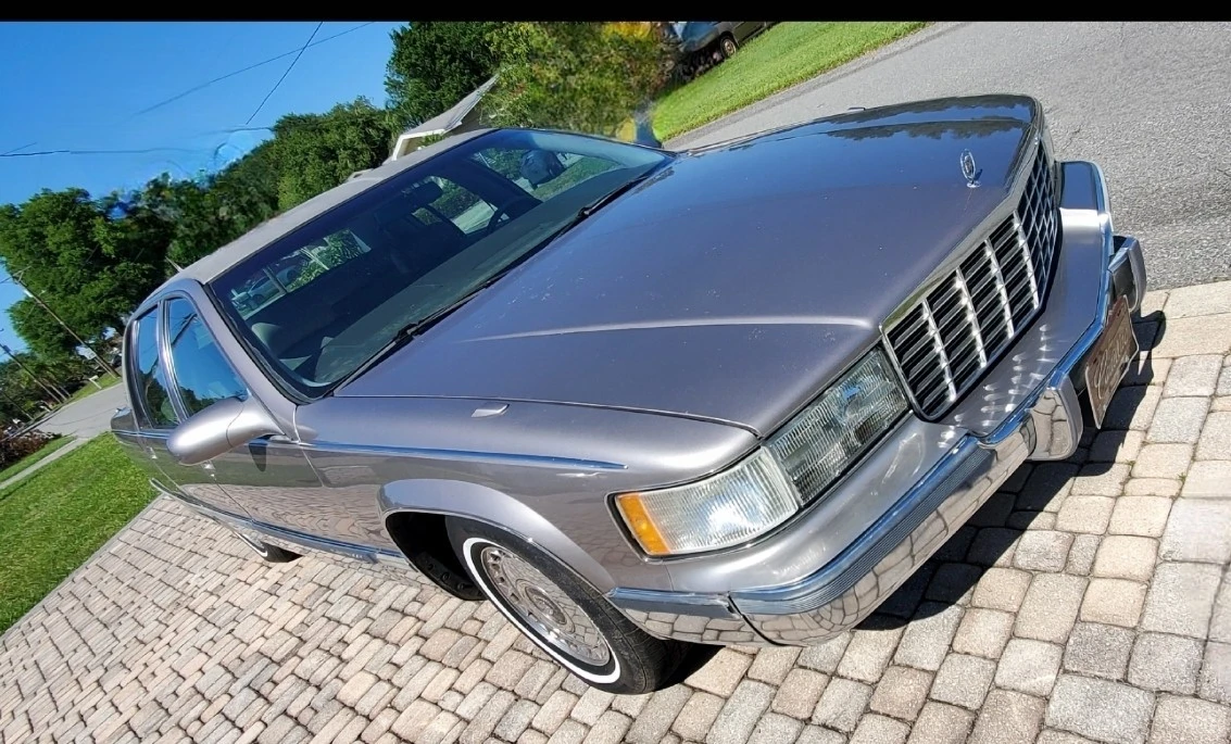 1996 Cadillac Fleetwood - Image 2 of 31
