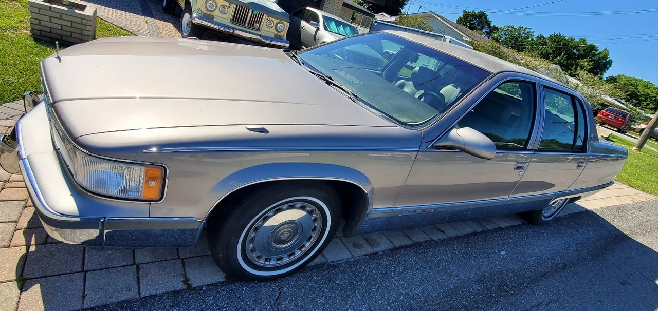 1996 Cadillac Fleetwood - Image 15 of 31