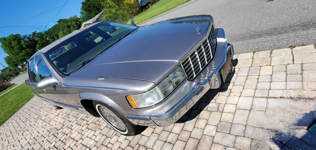 1996 Cadillac Fleetwood - Image 11 of 31