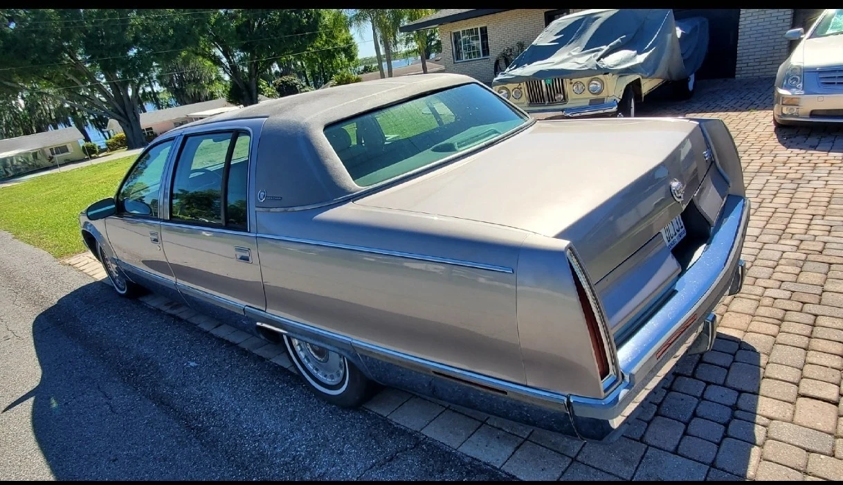 1996 Cadillac Fleetwood - Image 3 of 31