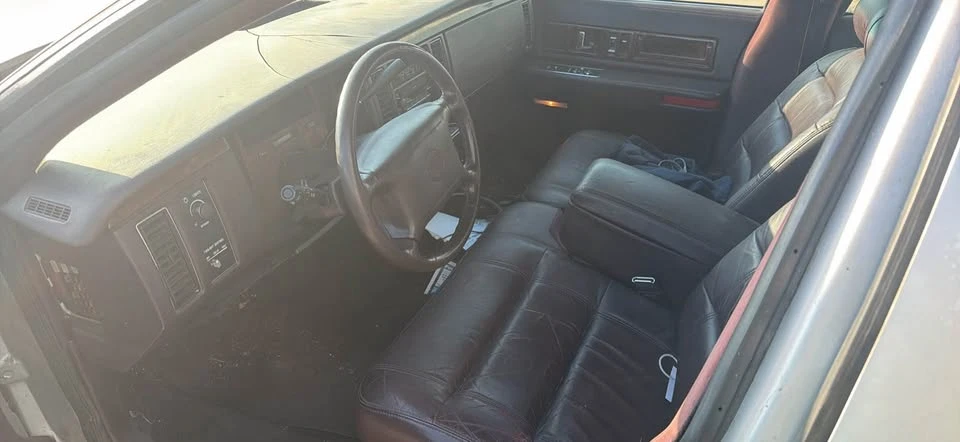 1996 Cadillac Fleetwood - Image 5 of 6
