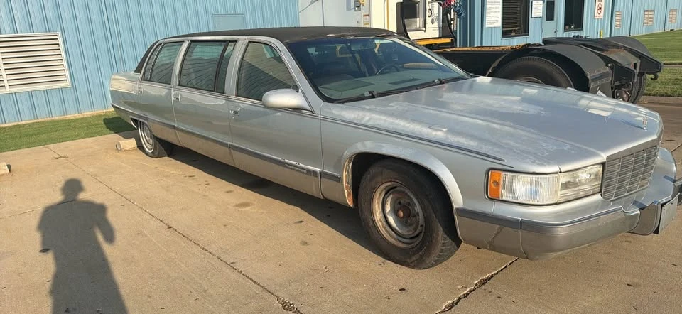 1996 Cadillac Fleetwood - Image 2 of 6