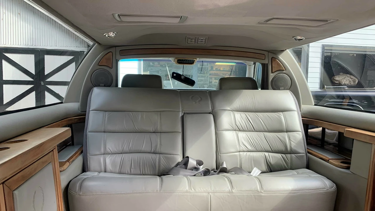 1996 Cadillac Fleetwood - Image 7 of 25