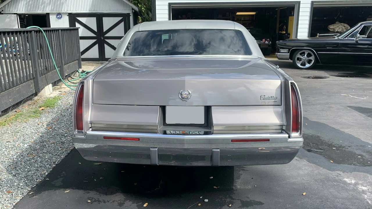 1996 Cadillac Fleetwood - Image 21 of 25