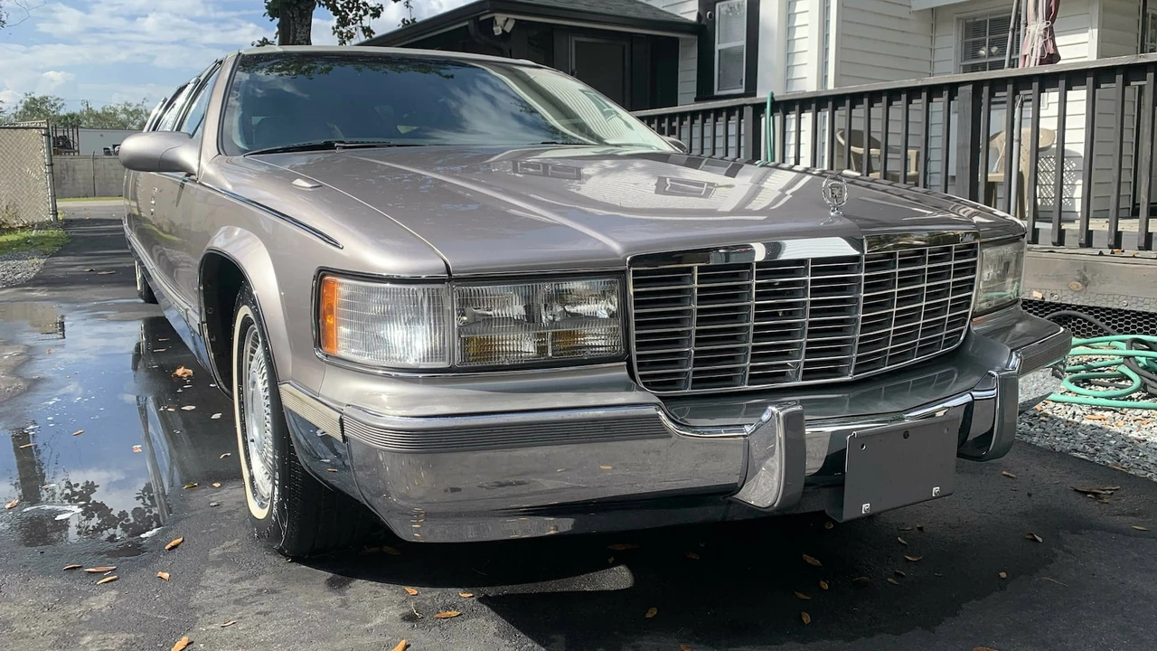 1996 Cadillac Fleetwood - Image 25 of 25