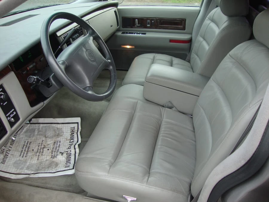 1996 Cadillac Fleetwood - Image 4 of 11