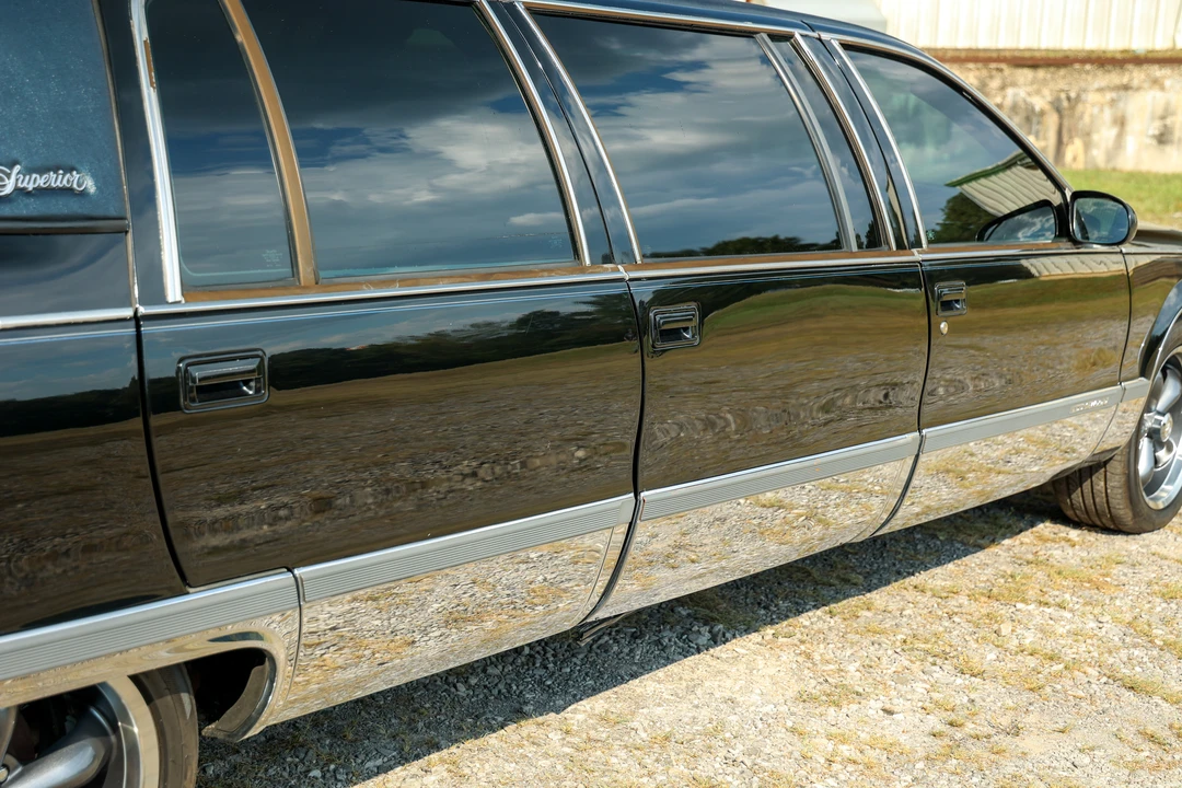 1996 Cadillac Fleetwood - Image 28 of 31
