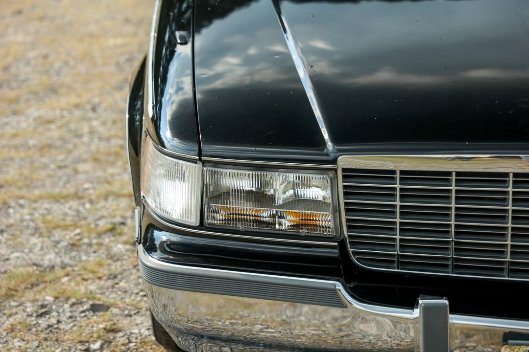1996 Cadillac Fleetwood - Image 17 of 31