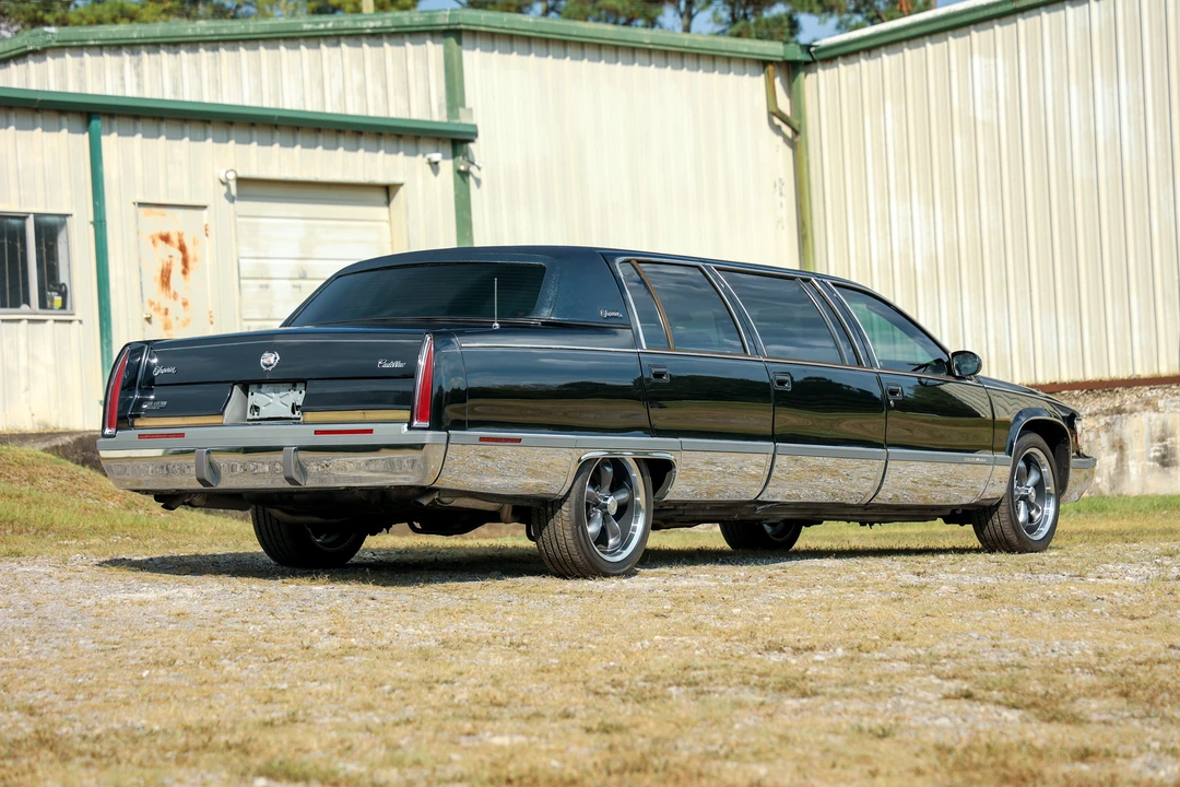 1996 Cadillac Fleetwood - Image 5 of 31