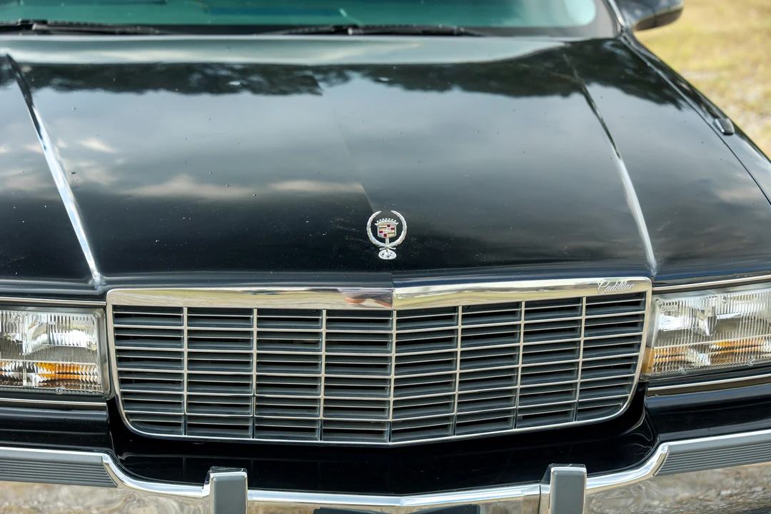 1996 Cadillac Fleetwood - Image 15 of 31
