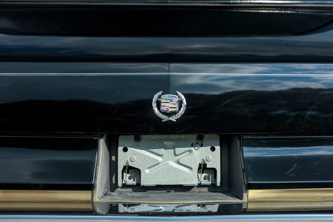 1996 Cadillac Fleetwood - Image 21 of 31
