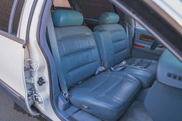 1996 Cadillac Fleetwood - Image 4 of 8