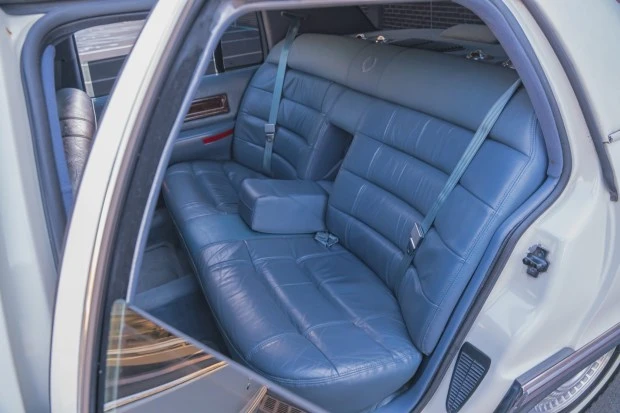 1996 Cadillac Fleetwood - Image 5 of 8