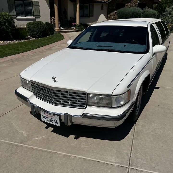 1996 Cadillac Fleetwood - Image 9 of 31