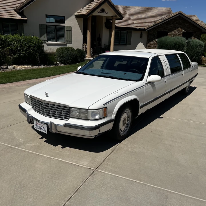 1996 Cadillac Fleetwood - Image 10 of 31
