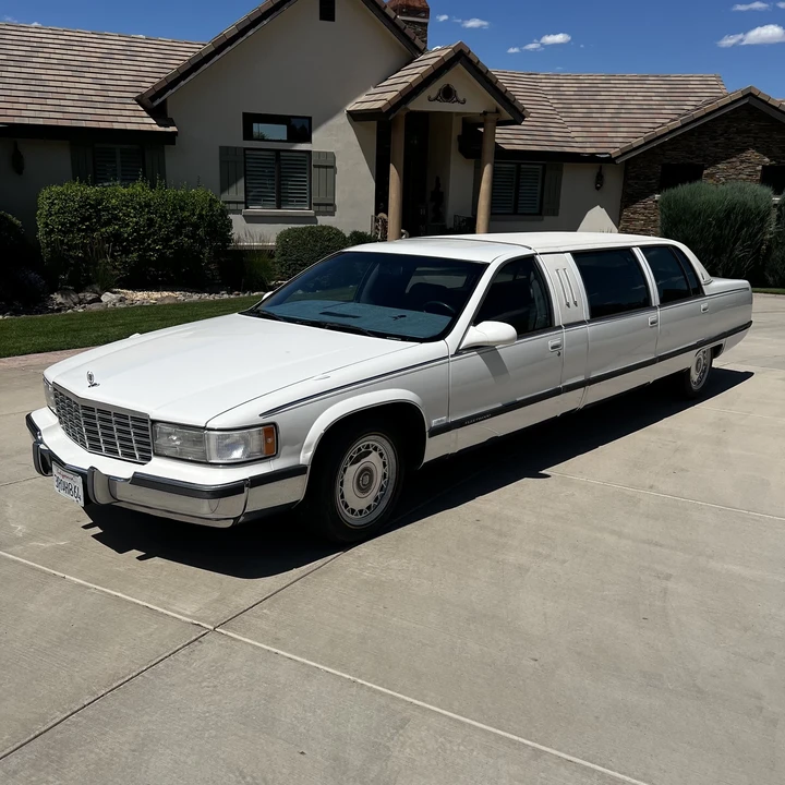 1996 Cadillac Fleetwood - Image 11 of 31