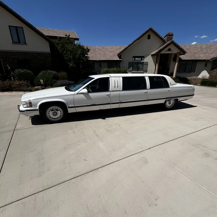 1996 Cadillac Fleetwood - Image 14 of 31