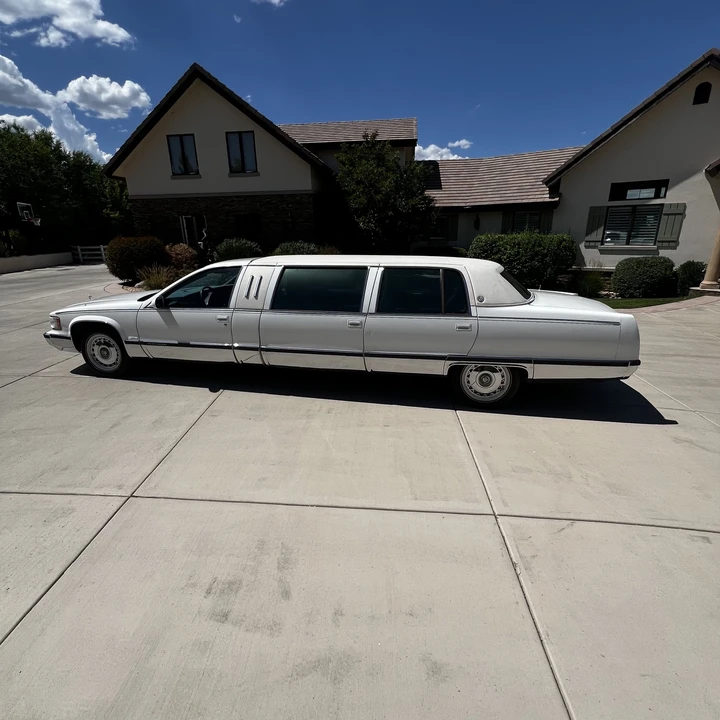 1996 Cadillac Fleetwood - Image 16 of 31