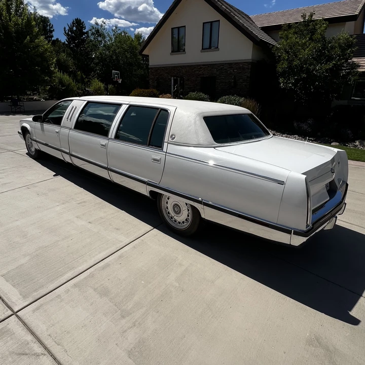 1996 Cadillac Fleetwood - Image 18 of 31