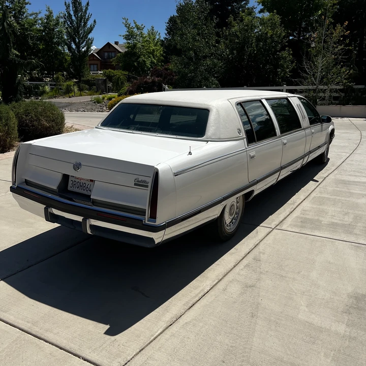 1996 Cadillac Fleetwood - Image 25 of 31