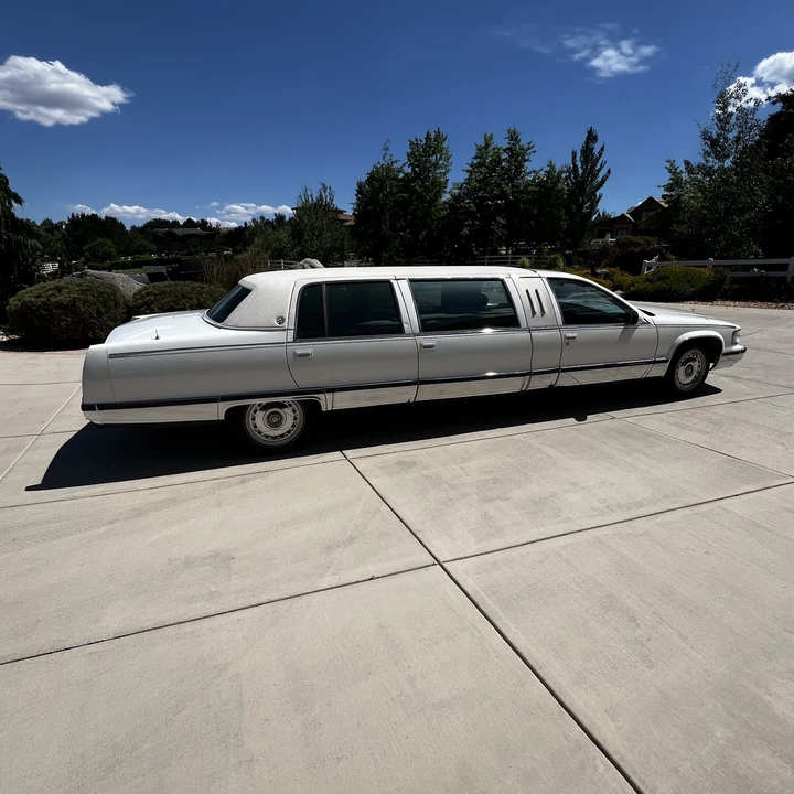 1996 Cadillac Fleetwood - Image 28 of 31