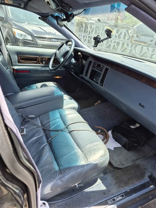 1996 Cadillac Fleetwood - Image 4 of 5