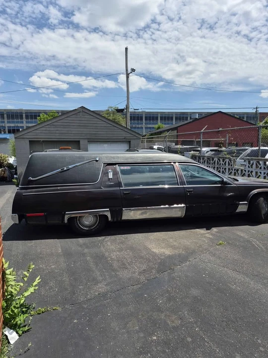 1996 Cadillac Fleetwood - Image 2 of 5
