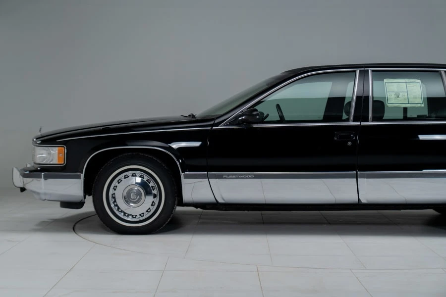 1996 Cadillac Fleetwood - Image 17 of 31