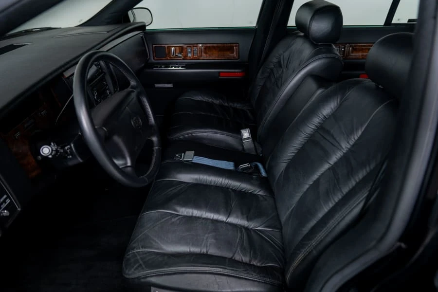1996 Cadillac Fleetwood - Image 24 of 31