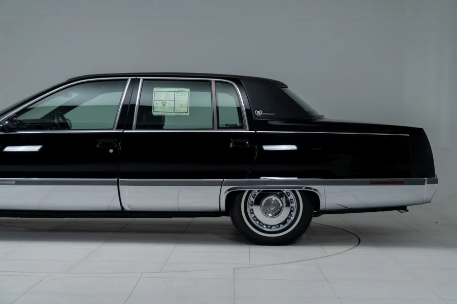 1996 Cadillac Fleetwood - Image 18 of 31