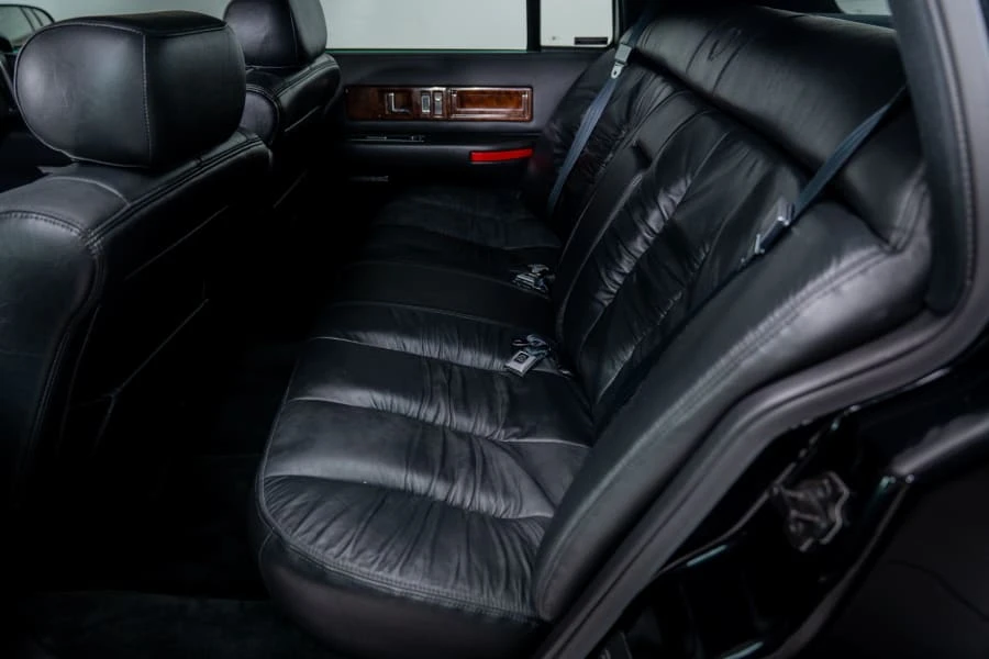 1996 Cadillac Fleetwood - Image 25 of 31
