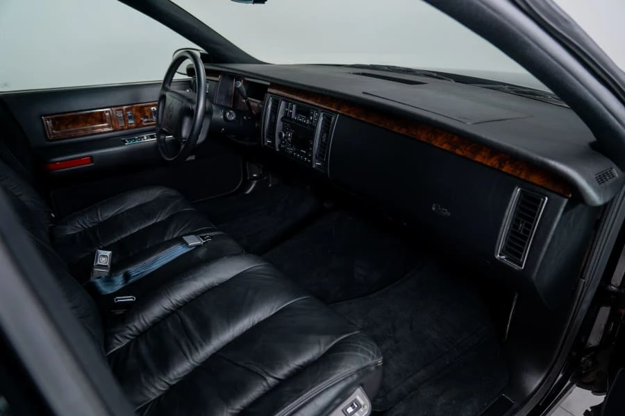 1996 Cadillac Fleetwood - Image 20 of 31