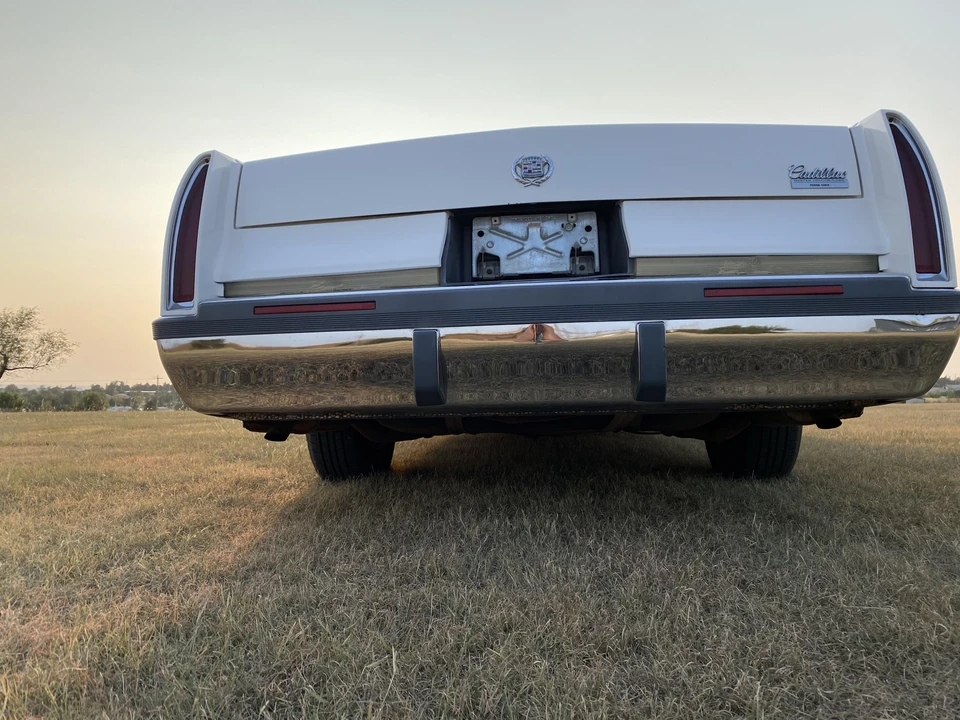 1996 Cadillac Fleetwood - Image 14 of 31