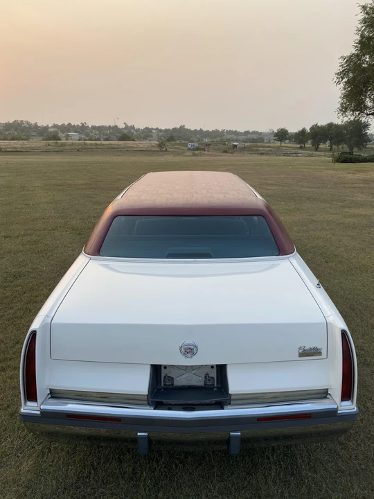1996 Cadillac Fleetwood - Image 15 of 31