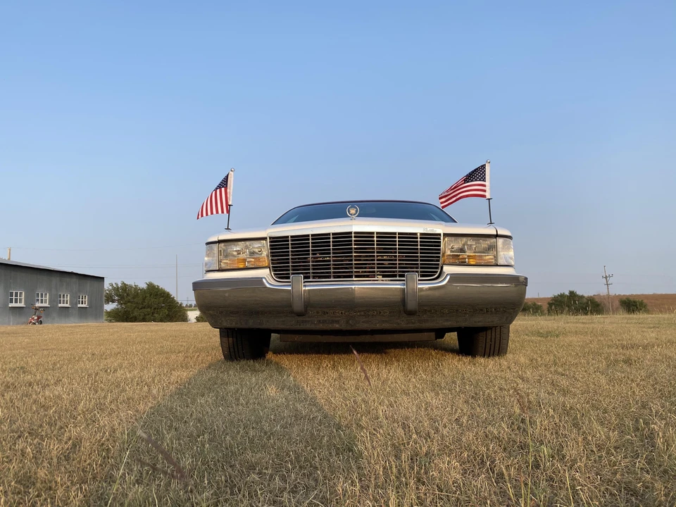 1996 Cadillac Fleetwood - Image 7 of 31