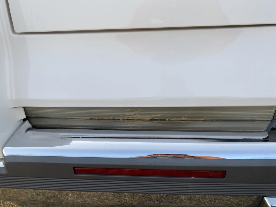 1996 Cadillac Fleetwood - Image 25 of 31