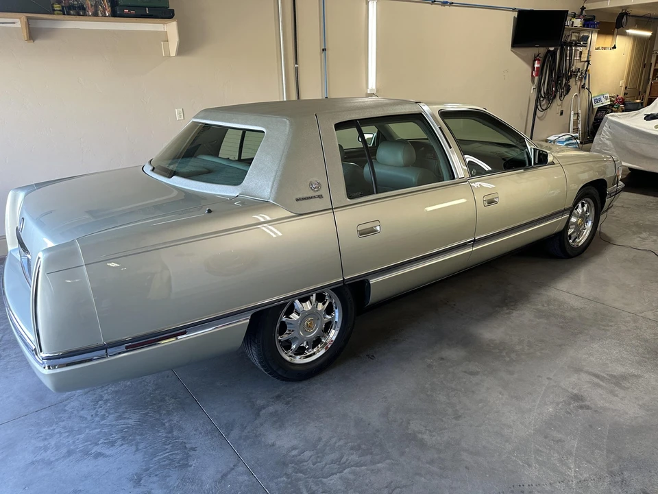 1996 Cadillac DeVille 7th Gen - Image 20 of 31