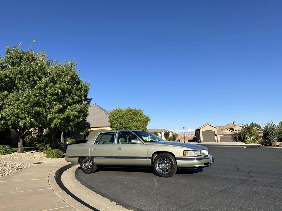 1996 Cadillac DeVille 7th Gen - Image 6 of 31