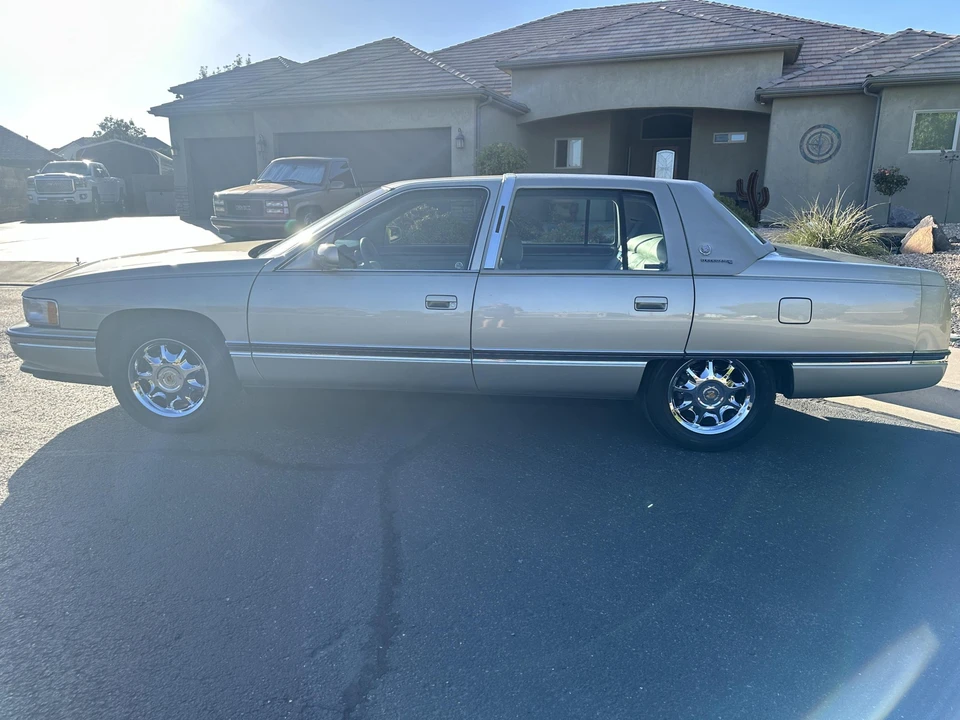 1996 Cadillac DeVille 7th Gen - Image 14 of 31