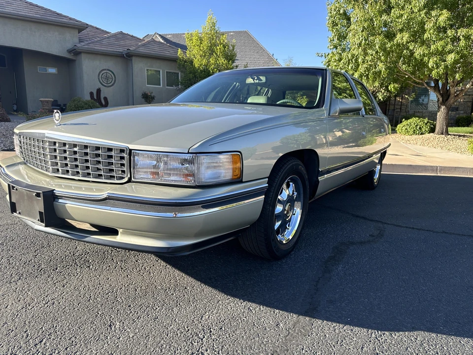 1996 Cadillac DeVille 7th Gen - Image 12 of 31