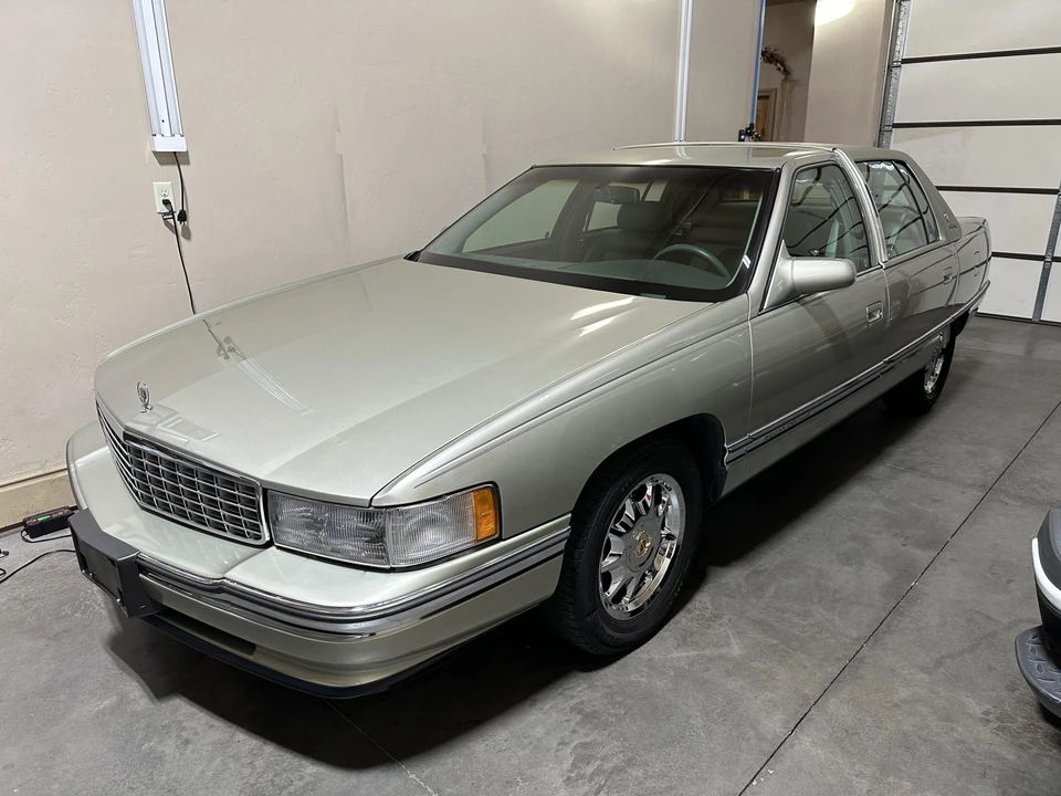 1996 Cadillac DeVille 7th Gen - Image 3 of 31
