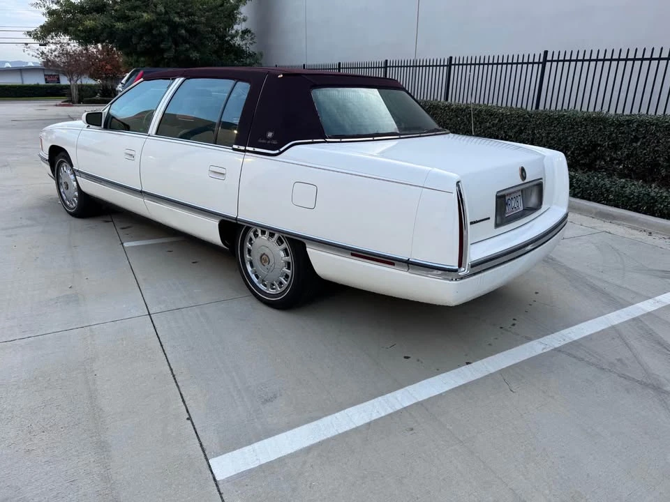 1996 Cadillac DeVille 8th Gen - Image 5 of 10